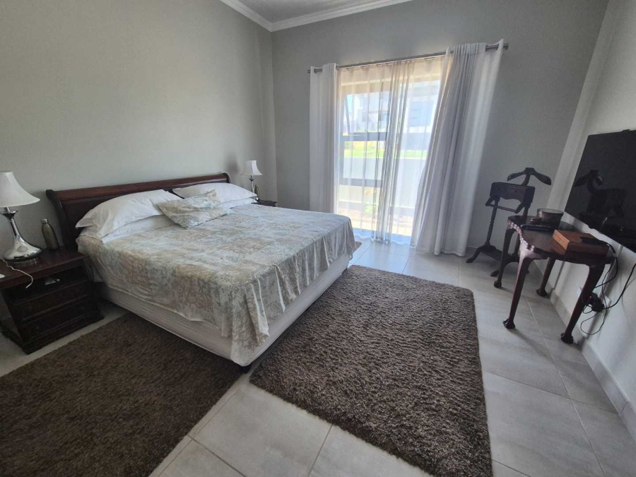 4 Bedroom Property for Sale in Outeniquasbosch Western Cape